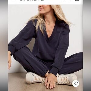 Evereve Ari Sleek Navy Blue Sweater and Jogger Set size small